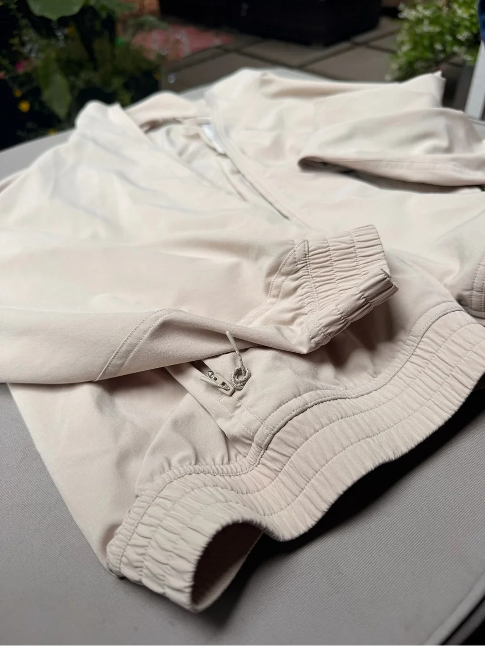 Lululemon Women’s Lightweight Zip Jacket | Size 6 | Light Sand | Athletic Bomber